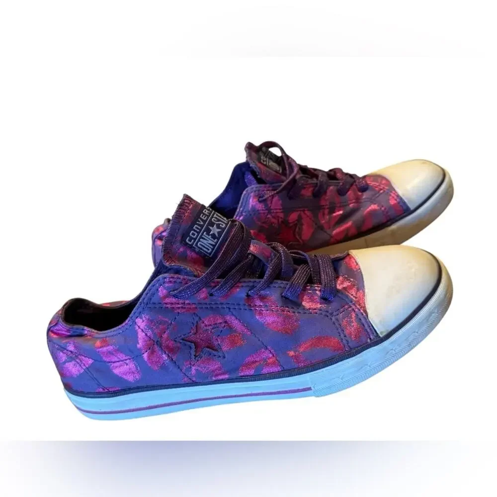 Converse One Star Kids' Size 6 Vibrant Purple and Pink Metallic Kiss Sneakers